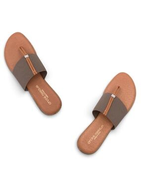 Andre Assous Nice Featherweights Sandals In Taupe